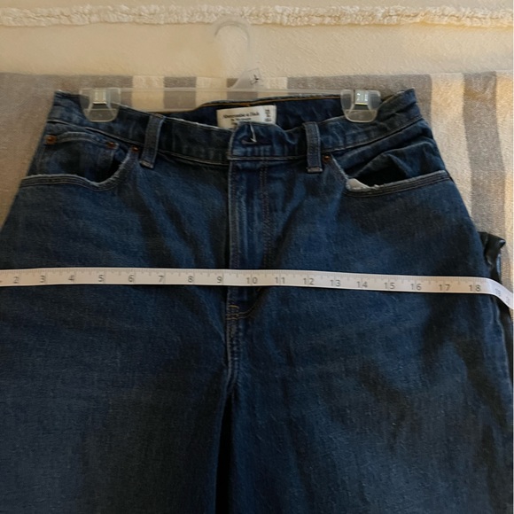 Abercrombie Curve Love 90’s Straight Ultra Rise Jeans - Picture 2 of 4